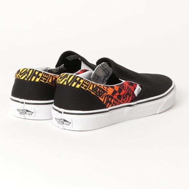 Giày Vans Classic Slip-On Logo Flame Black/ True White - VN0A4U382N5