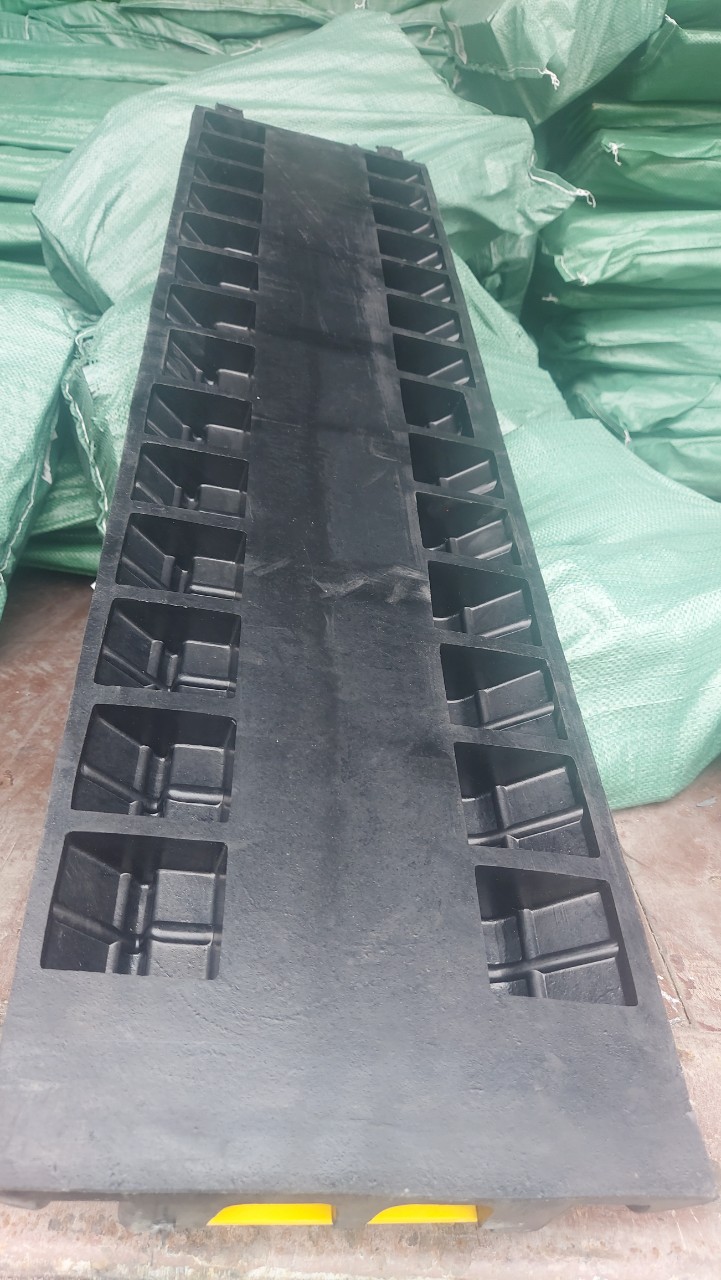 Gờ giảm tốc luồn đi dây điện 2 rãnh dùng trong tổ chức sự kiện