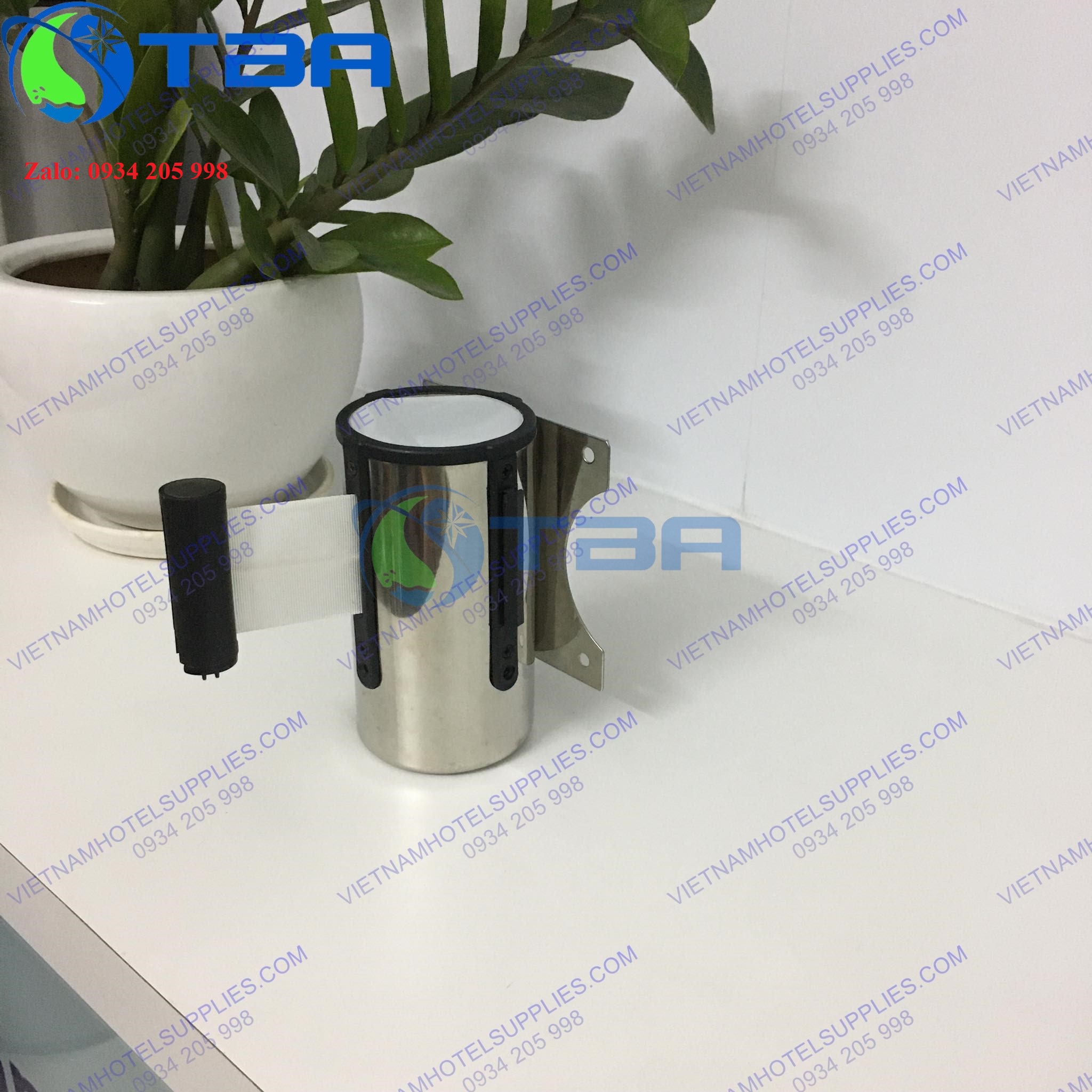 Trụ chắn 5m inox gắn tường dây căng màu trắng chất lượng cao