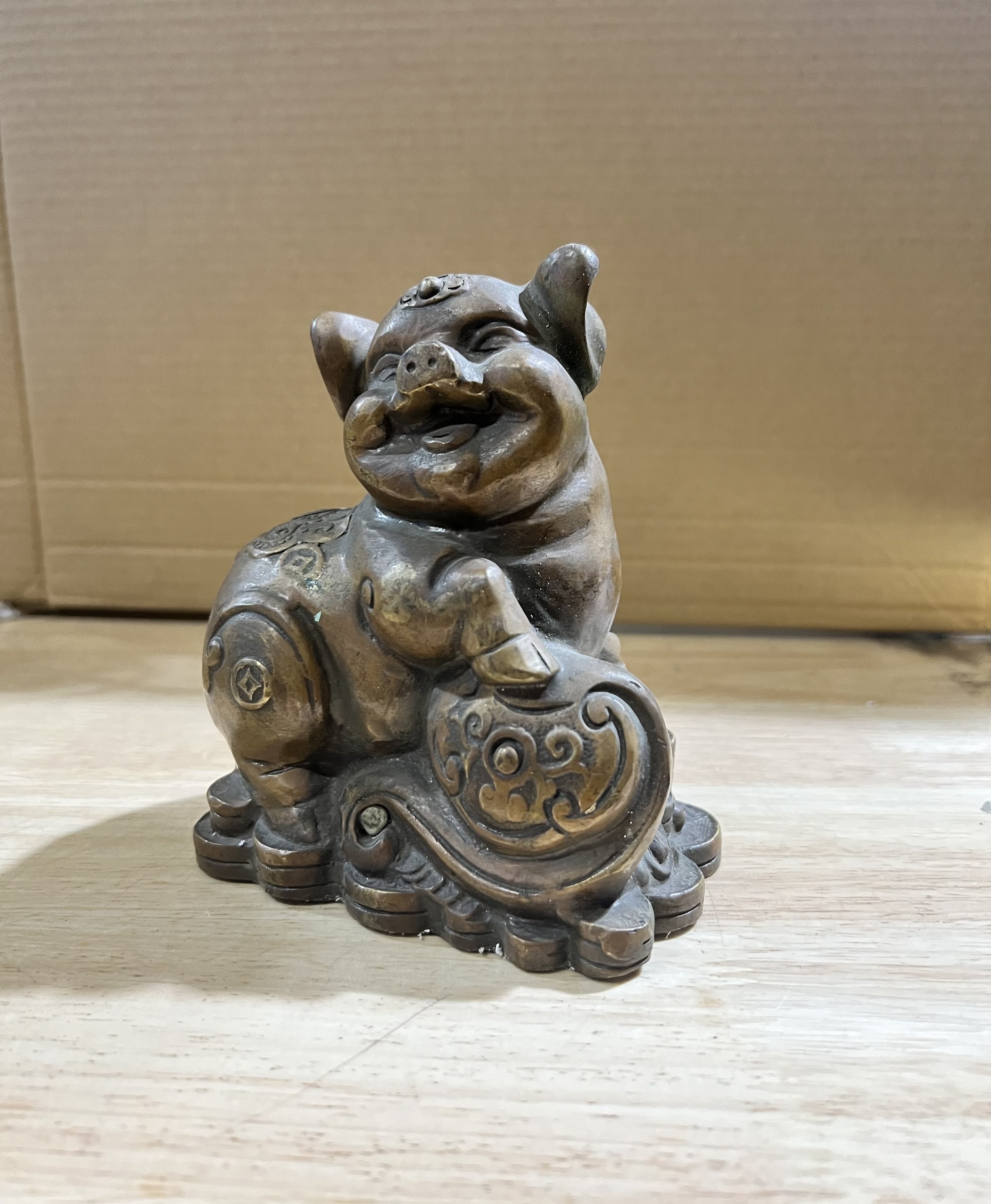Tượng Heo Phong Thủy bằng Đồng - cao 12.5cm