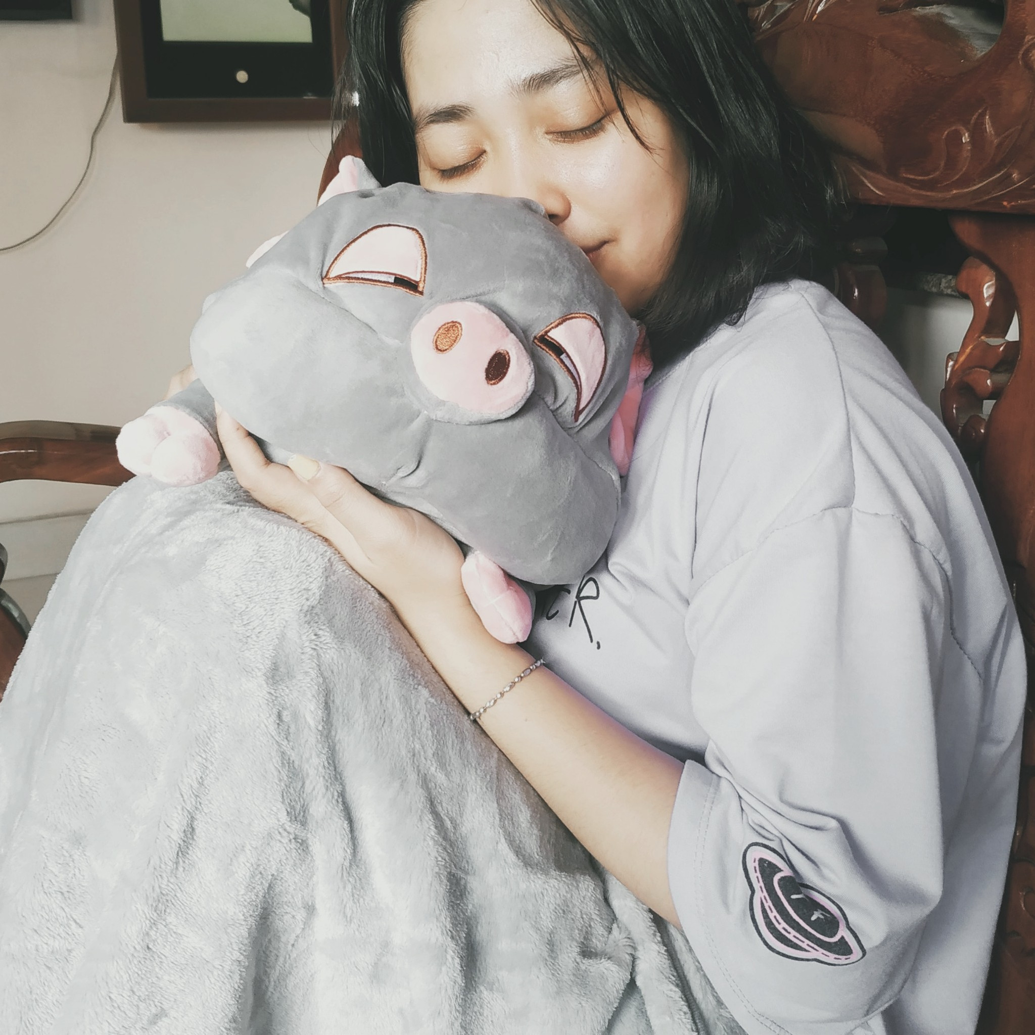 Gấu Bông Heo Ngủ Mắt Hý Cao Cấp Siêu Cute có Kèm Chăn