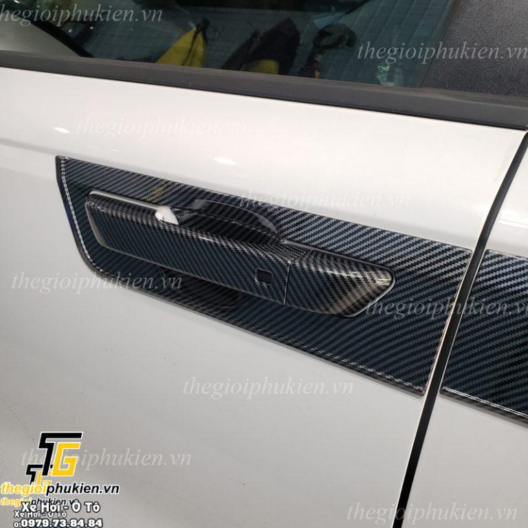 Ốp hõm cửa xe Kia Carnival 2022 nhựa ABS vân Carbon cao cấp