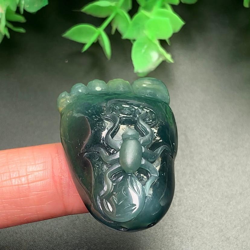 Bàn chân Phật cát tường phong thủy ngọc cẩm thạch/Ngọc phỉ thúy tự nhiên cao cấp