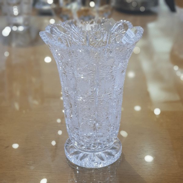 Bình hoa pha lê Tiệp cao cấp BOHEMIA cao 20.5 cm, hoa văn mài bông tuyết toàn thân bình, kiểu dáng sang trọng, hiện đại - Hàng chính hãng