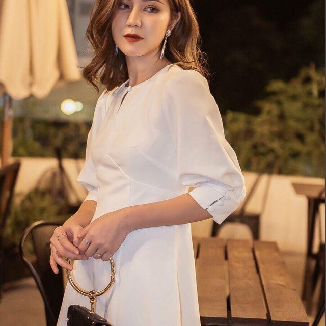 Đầm cổ tròn tay lỡ