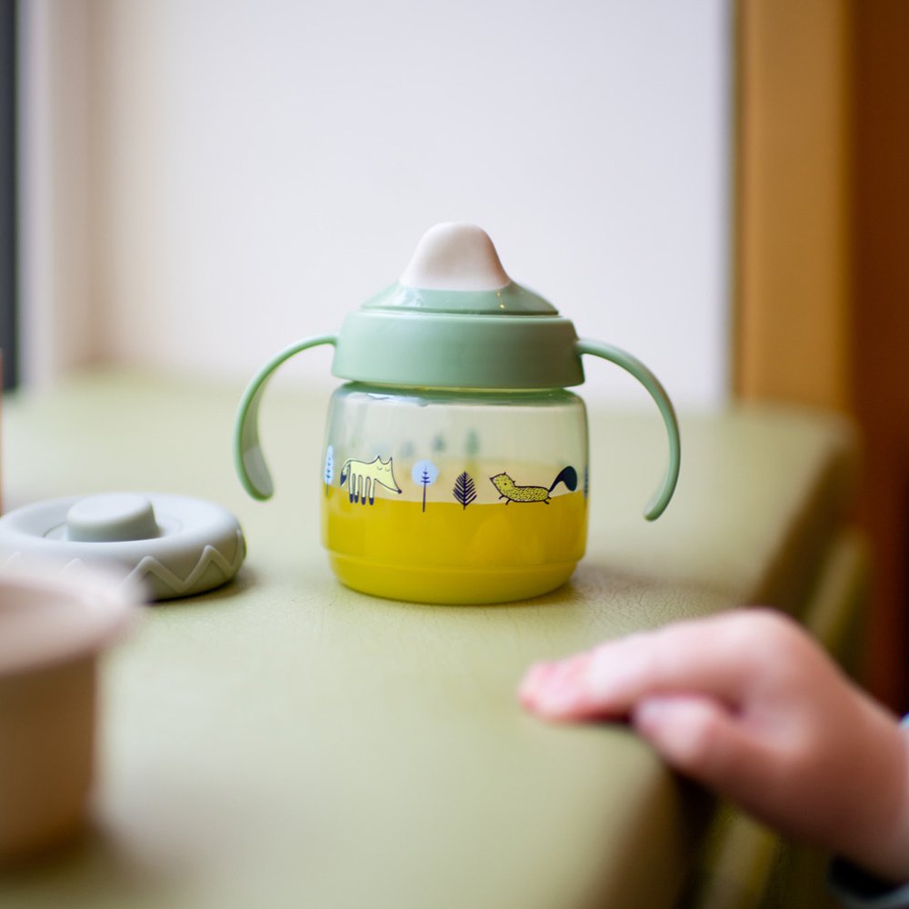 Bình Tập Uống Nước Có Vòi Mút Kháng Khuẩn Chống Tràn Cho Bé Tommee Tippee Superstar 190ml, Từ 4 Tháng - Xanh Lá