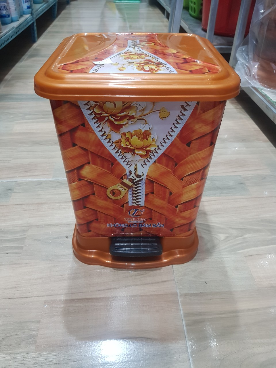 Thùng rác nắp đạp 9 Lít