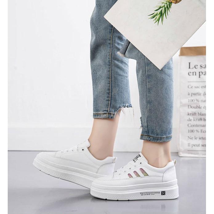 Giày sneaker trắng độn đế phong cách Hàn Quốc siêu xinh