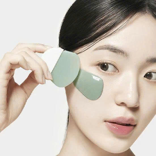 Mặt Nạ Matcha Làm Sạch Sâu Sum37 Micro Active Super Matcha Pore Mask Pack 100ml