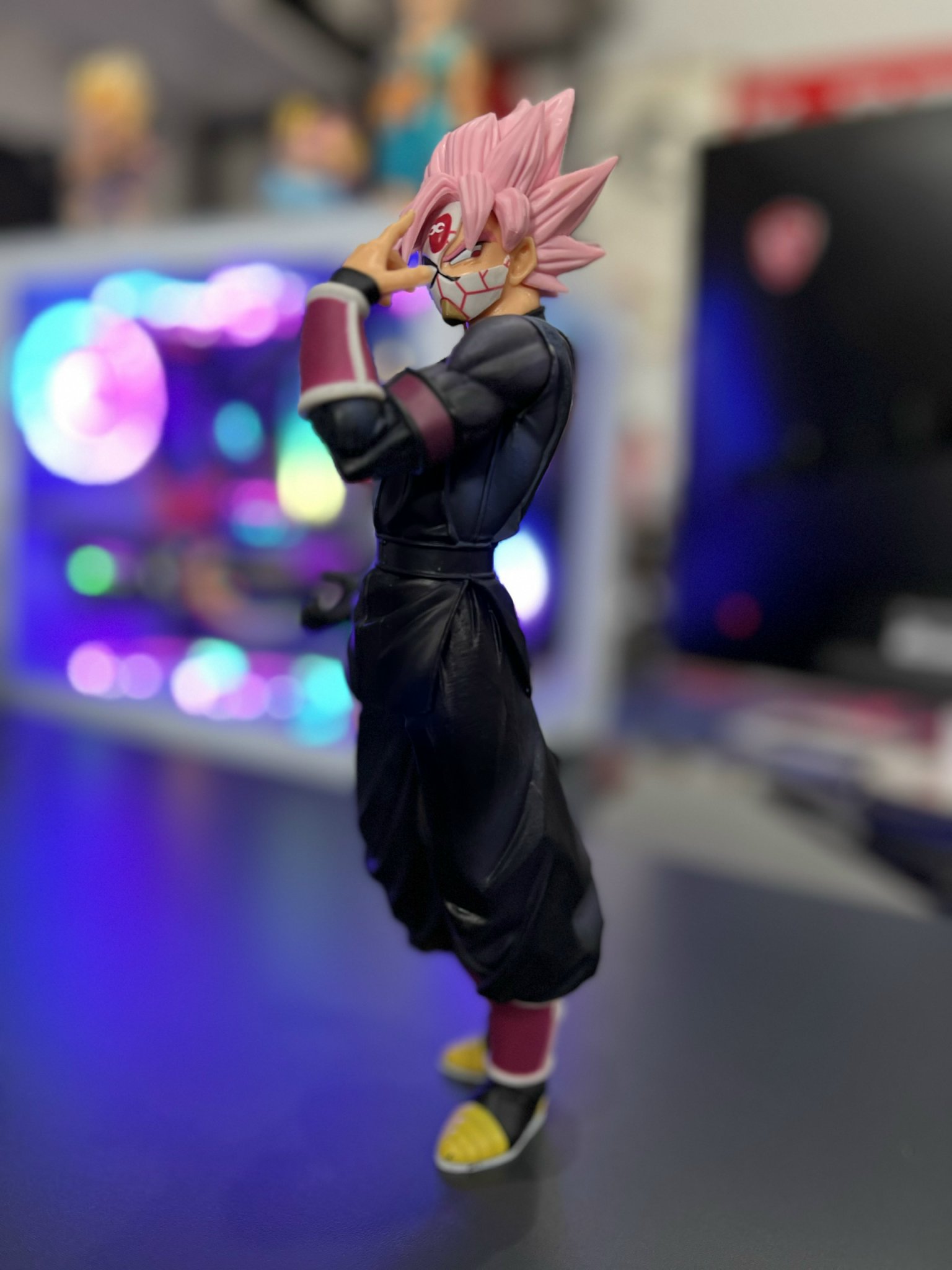 Mô Hình Black Goku Đeo Mặt Nạ (Dragon Ball) - Cao 26cm