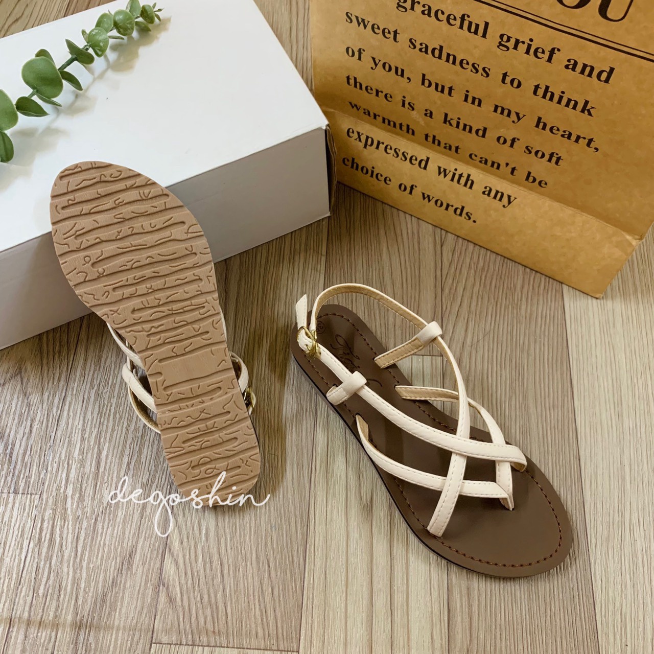 GIÀY SANDAL XẸP DÂY CHÉO THỜI TRANG S0105