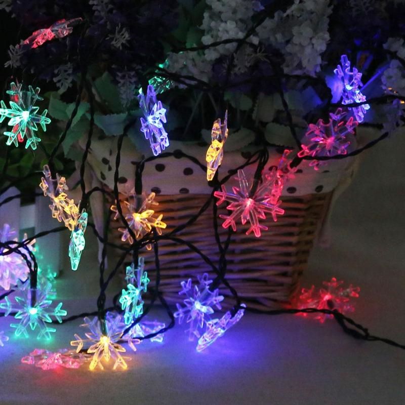 Dây đèn trang trí hình hoa tuyết sử dụng pin AA HT561