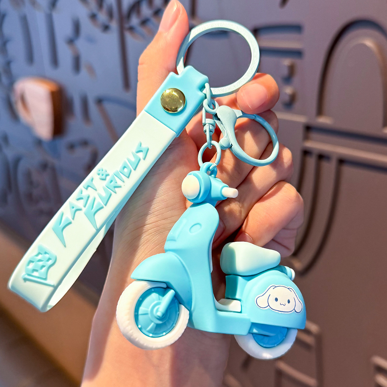 Móc khóa xe điện Sanrio sáng tạo túi nhựa mềm mặt dây chuyền búp bê hoạt hình móc khóa xe hơi - MK8026