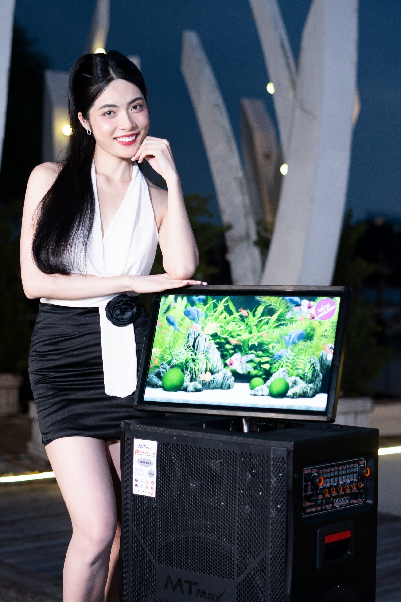 Loa Màn Hình MTMAX TB3388 Bass50 Mới Nhất Đã Có Mặt Tại Việt Nam Màn Hình 22inch Góc Nhìn 178 Độ Công suất 600W Hệ Thống 9 Loa, 3 Đường Tiếng Đi Kèm Cặp Micro Kim Loại Sang Trọng Chống Hú Cao Cấp.HÀNG CHÍNH HÃNG