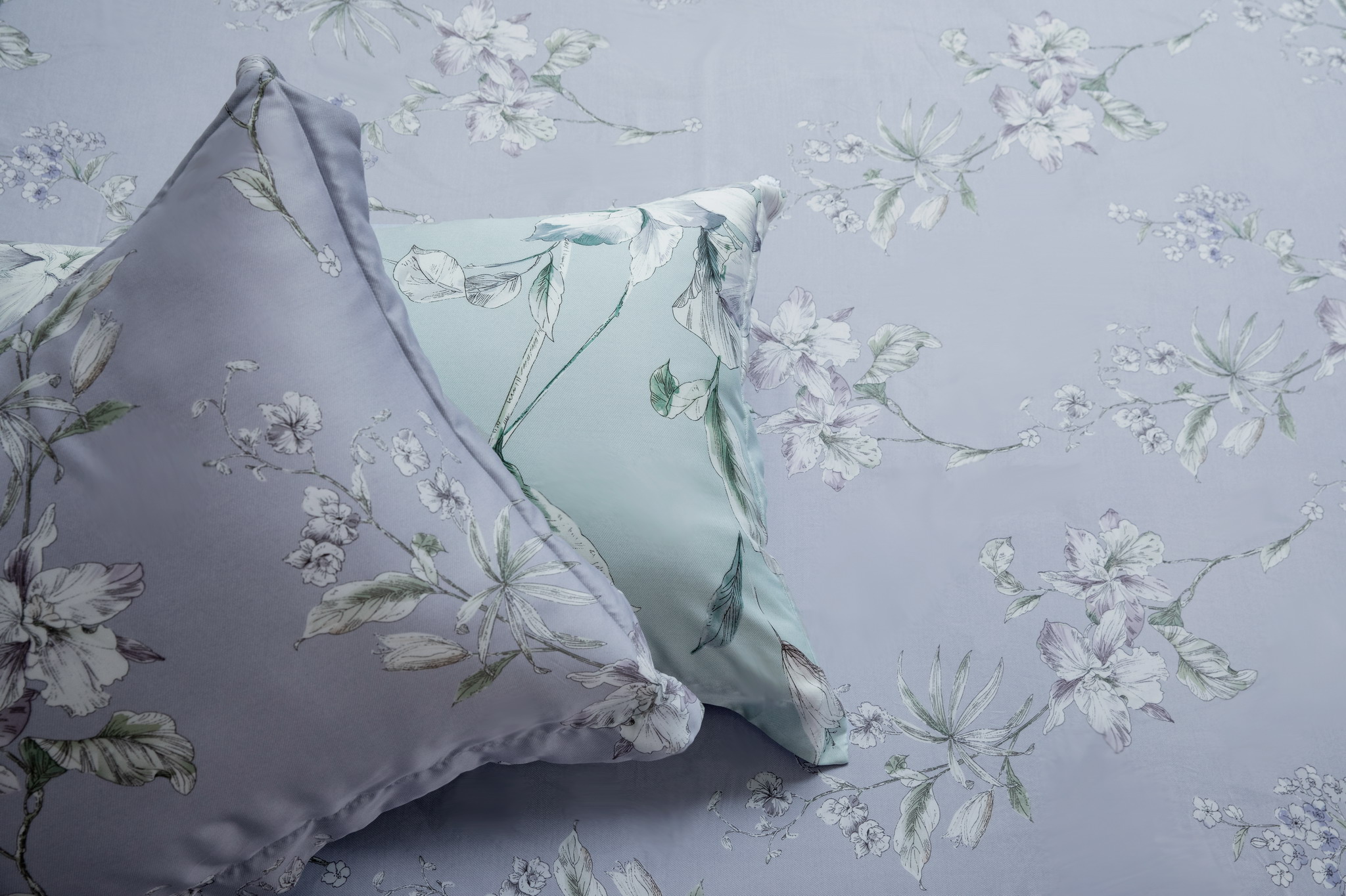 Bộ Ga và Vỏ gối Akemi Tencel Virtuous sử dụng được 2 mặt, gồm 5 món