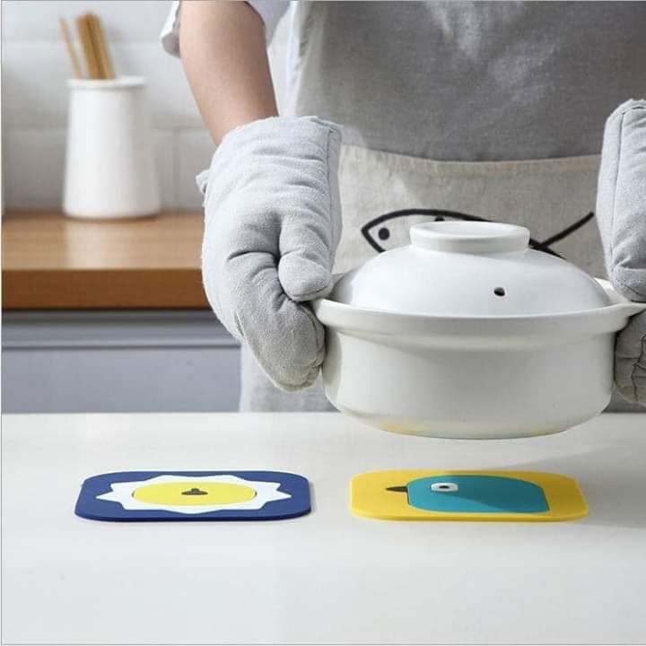 Tấm lót nồi lót cốc silicon hoạt hình - Giao hình ngẫu nhiên