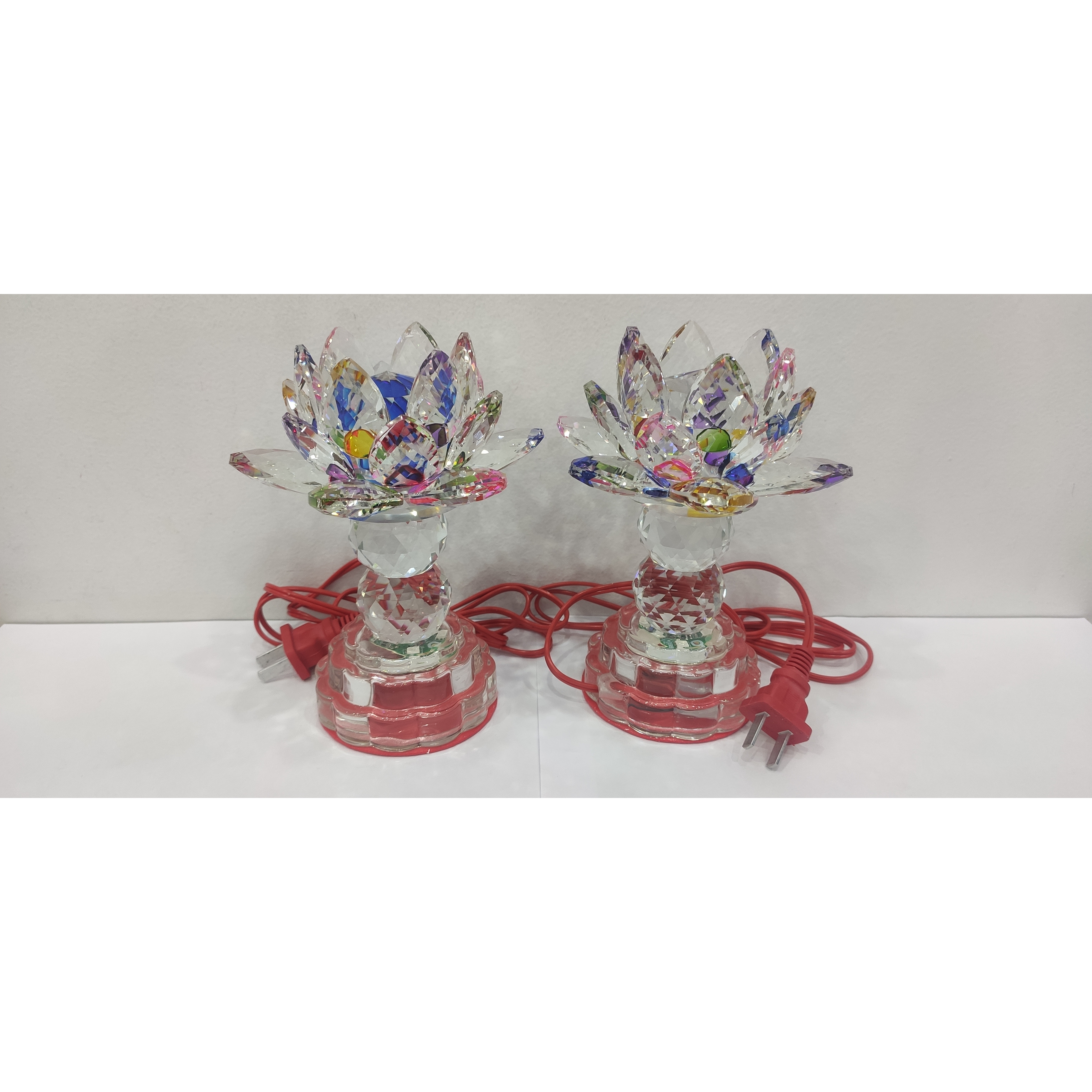 Bộ 2 chiếc đèn thờ hoa sen pha lê đổi màu, cắm điện - 502  - D8/12 x H16 cm
