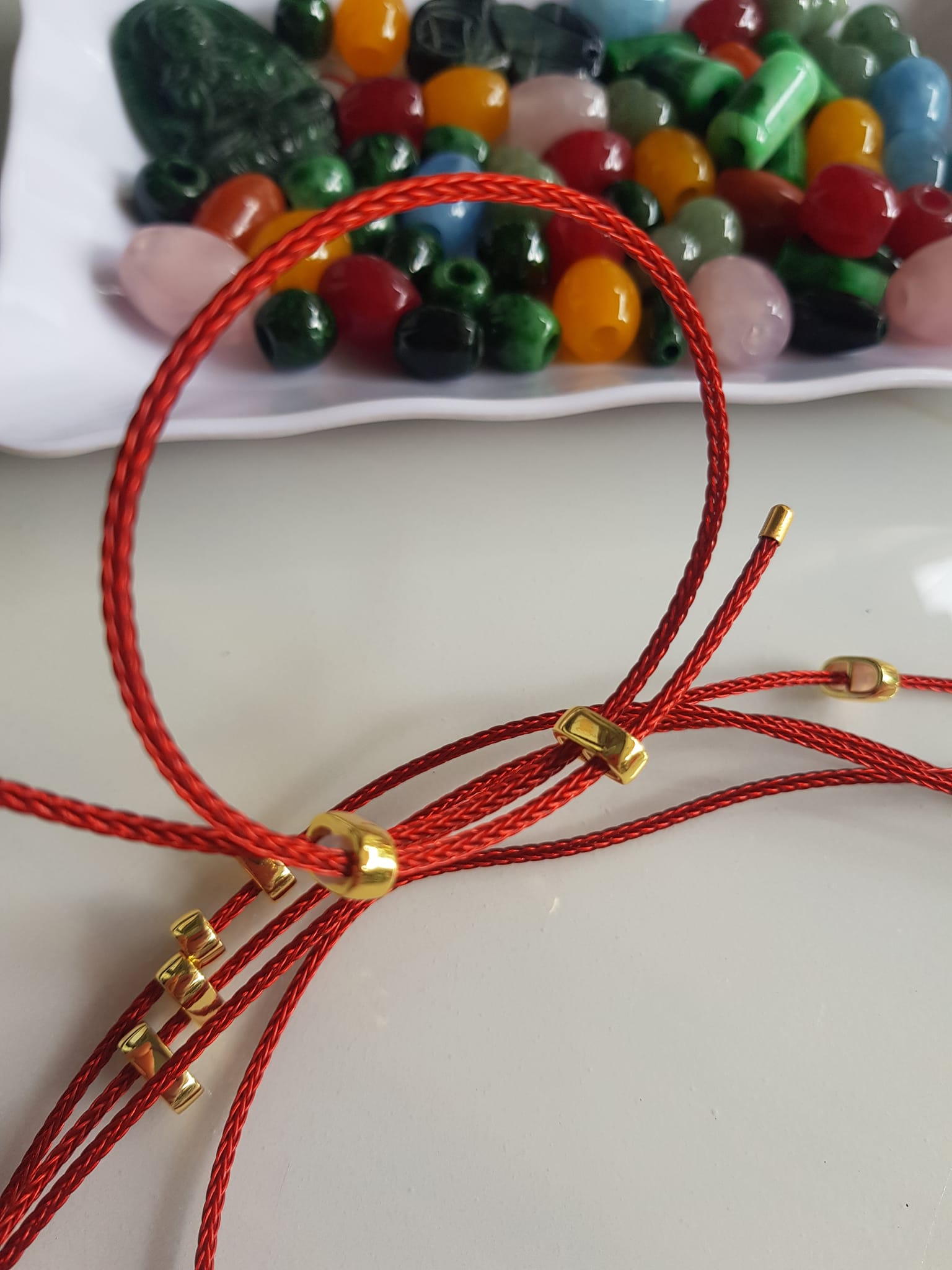 Dây thun Đỏ dẻo phối vòng tay hạt lu thống  Size dây đỏ 2mm   Nữ đã có hạt lu thống thì đây chính là sợi dây thun phối với hạt lu thống đeo xinh ạ