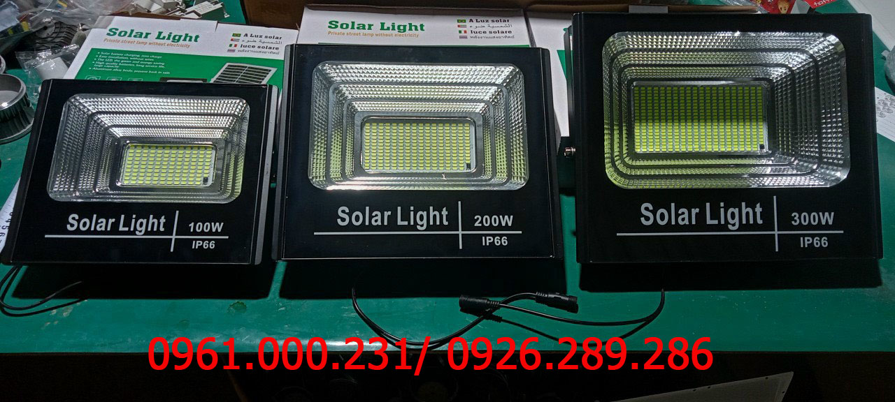 Đèn pha Năng lượng mặt trời 200W