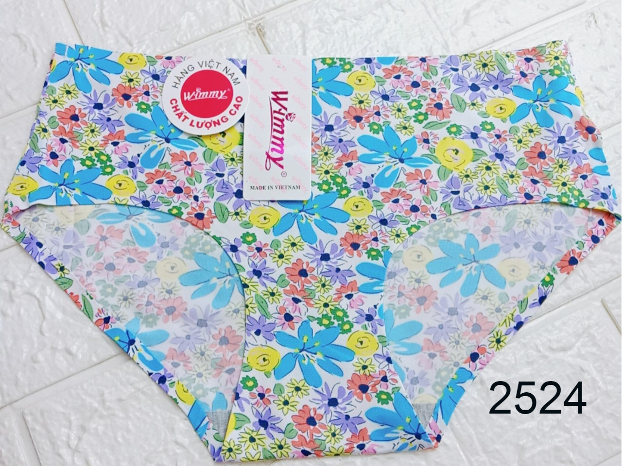 Combo 10 quần lót Su bông. Quần được thiết kết ôm sát vòng 3 tạo sự thoáng mát dễ chịu.