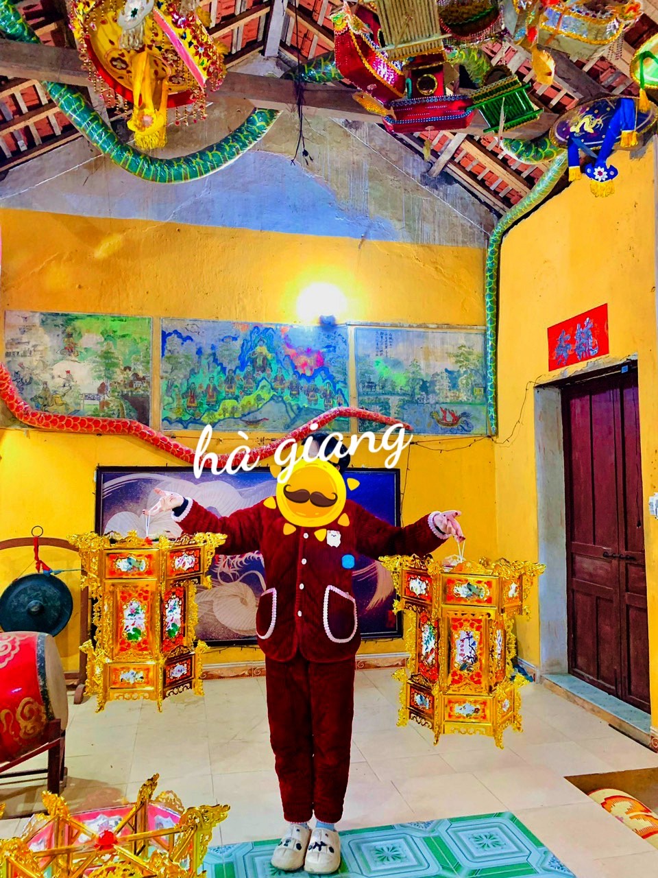 Đèn lồng nhựa đèn lục lăng size lớn màu vàng