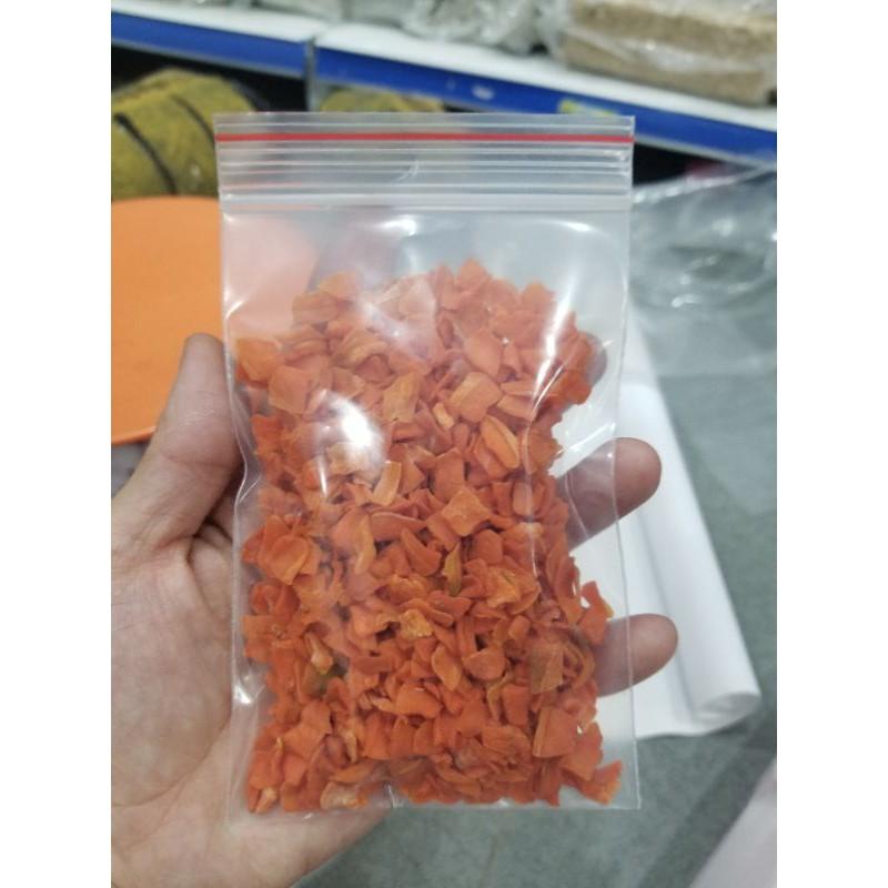 Cà rốt sấy cho hamster
