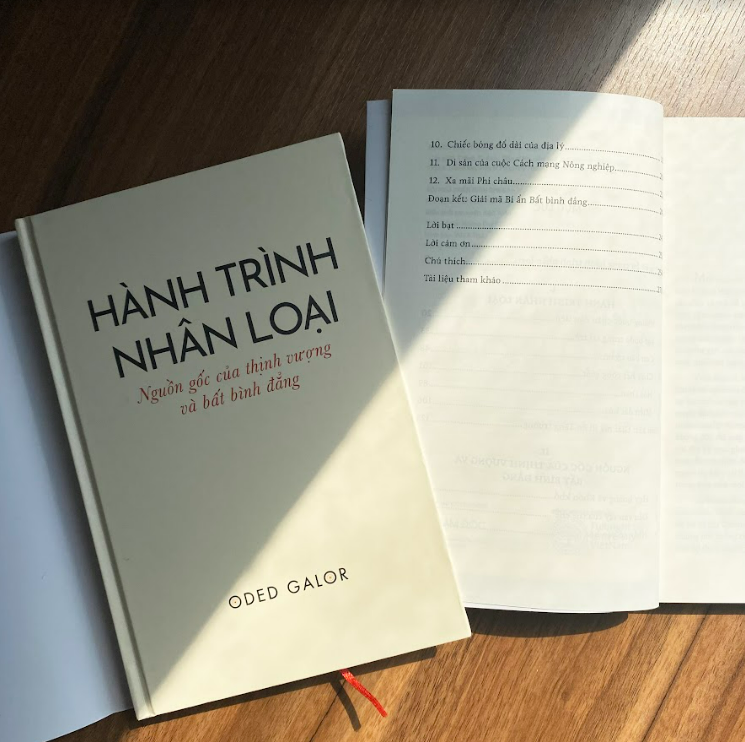 Hành Trình Nhân Loại Bìa Cứng