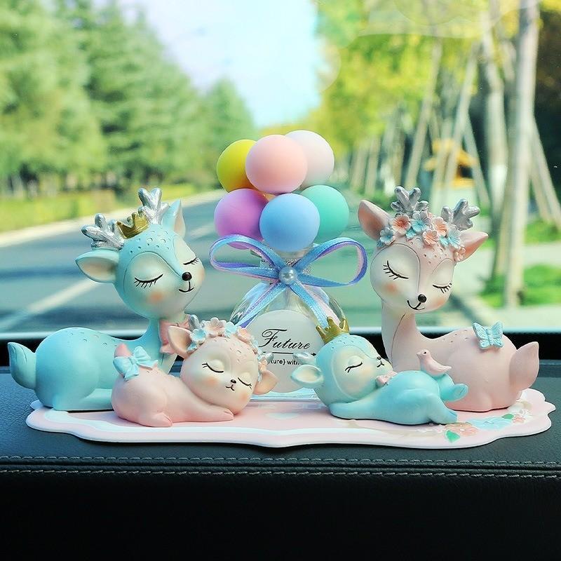 Trang Trí Taplo Xe Hơi Hươu Dễ Thương Sáng Tạo - Decor Nội Thất Oto Gia Đình Hươu May Mắn Cho Nam Và Nữ