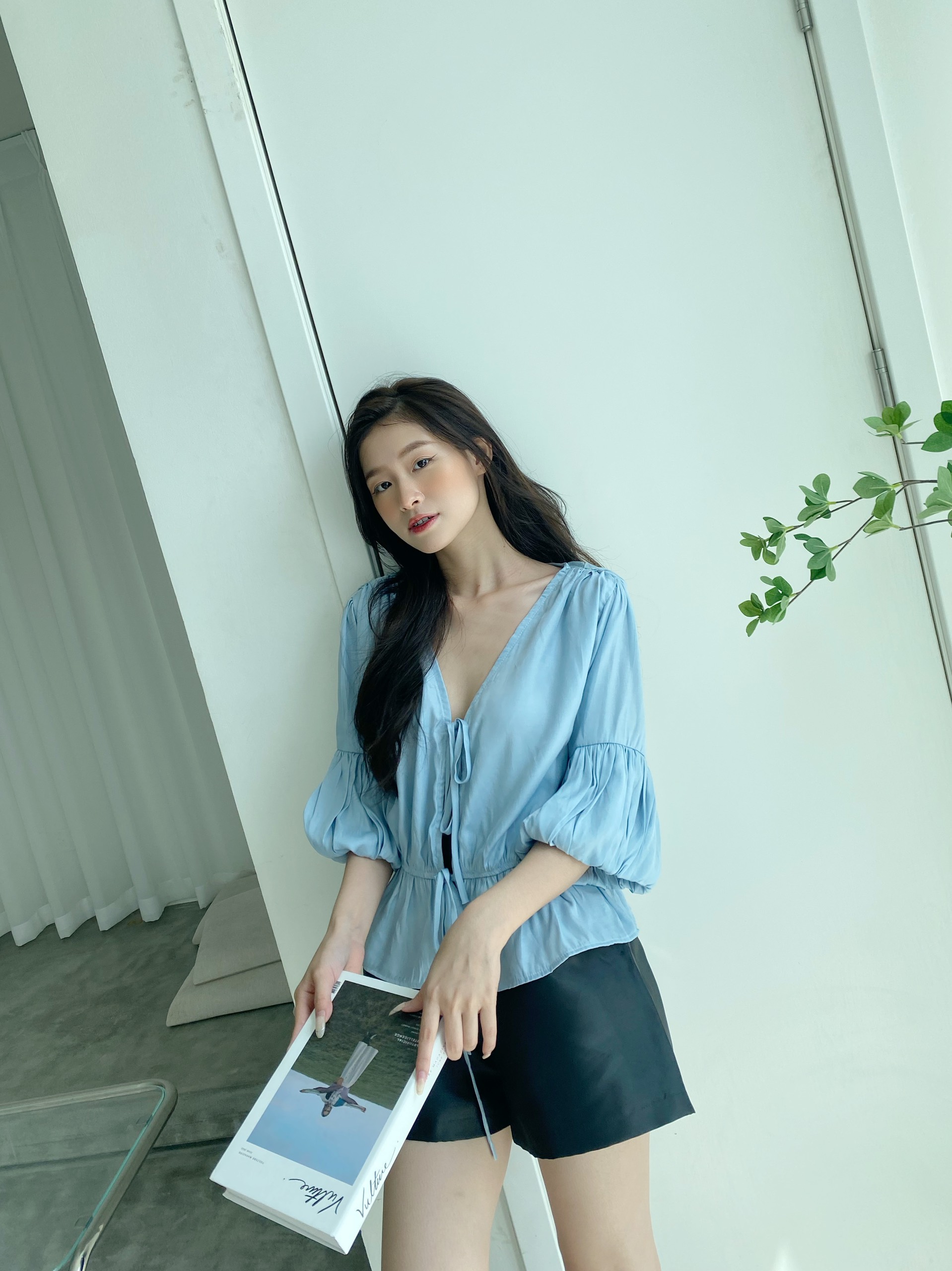 YU CHERRY | Áo cột nơ trước ngực, tay bồng Puff Sleeve Tie Top YA434