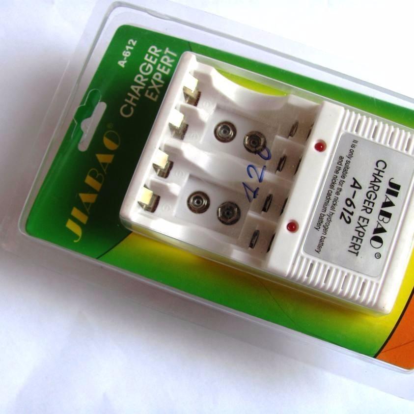 Bộ sạc pin đa năng Jiabao A-612, sạc cho pin AA, AAA và pin 9V