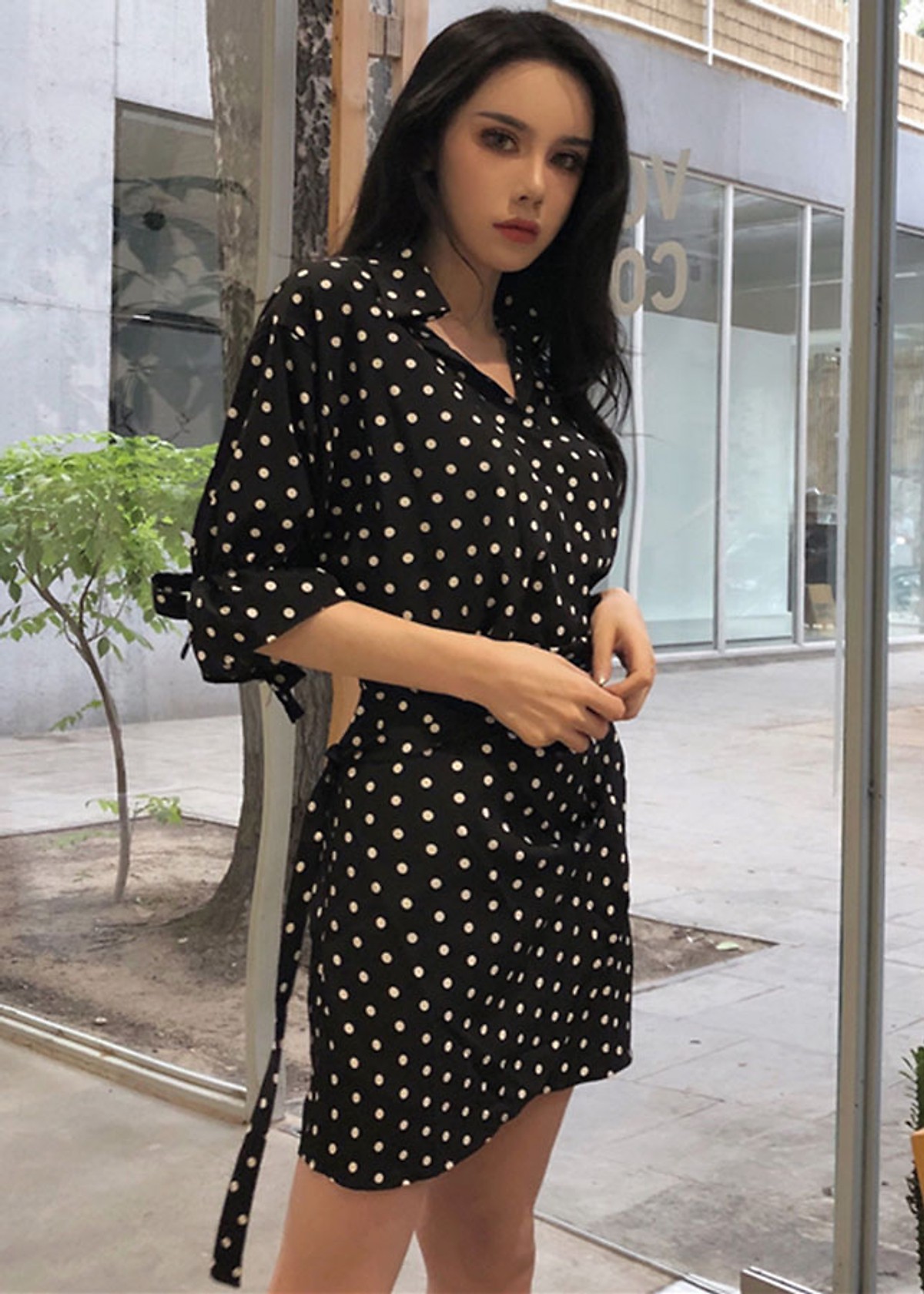 Đầm chấm bi tay ngắn thắt eo xinh xắn, thời trang trẻ, phong cách Hàn Quốc