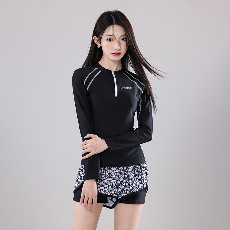 Đồ Bơi Nữ Dài Tay Quần Đùi