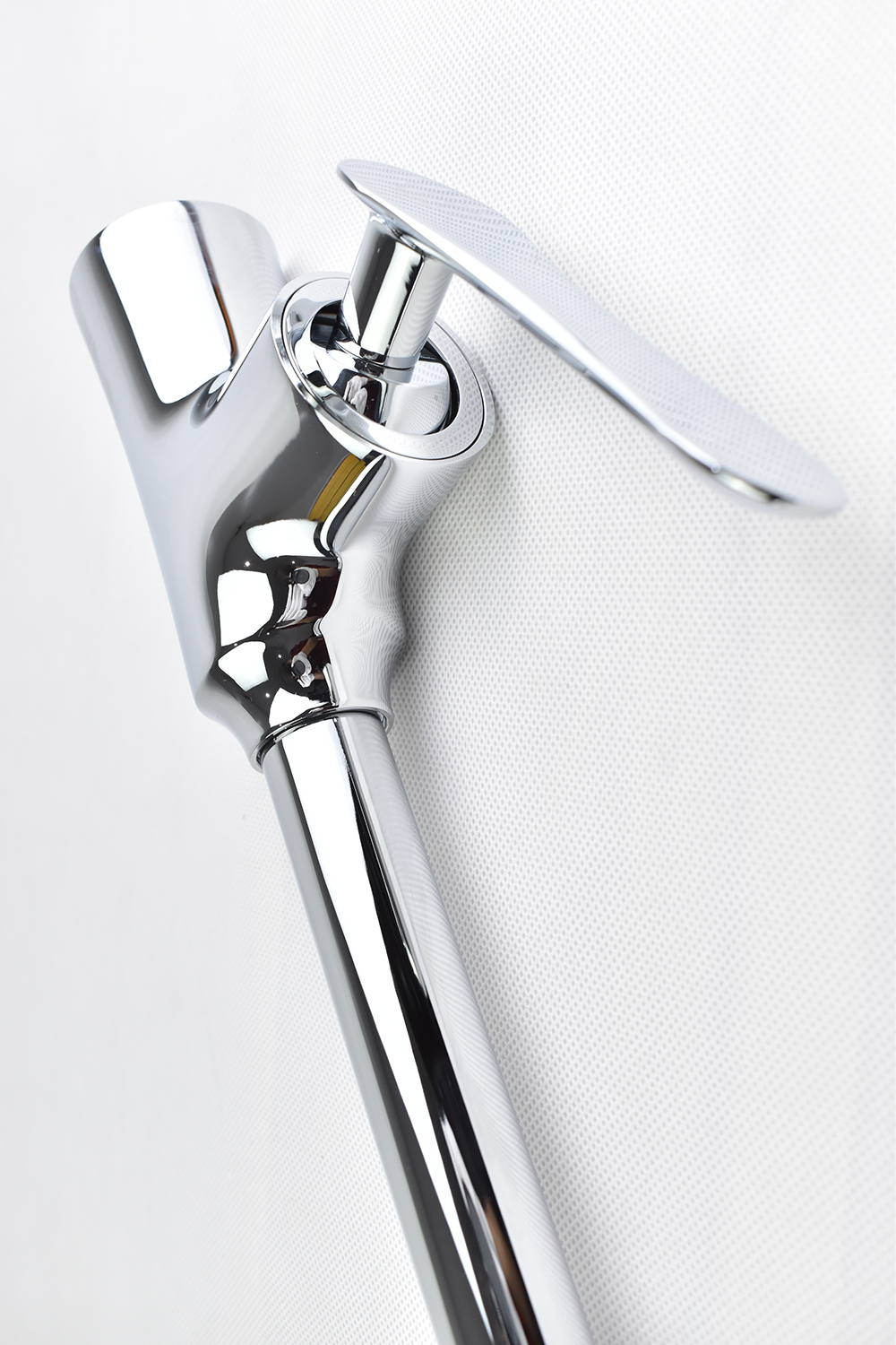 Vòi bếp Nhập khẩu Nguyên Chiếc Trắng Bạc 1028