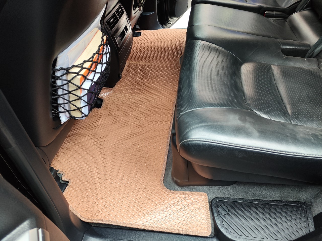 Thảm lót sàn ô tô KATA cho xe Lexus LX570 - Khít với sàn xe, Chống trơn, Không mùi, Không ẩm mốc