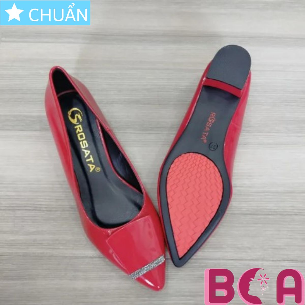 Giày nữ bít mũi 2p RO361 ROSATA tại BCASHOP nhấn nơ vuông và viền kim tuyến độc lạ và thời trang - màu đỏ