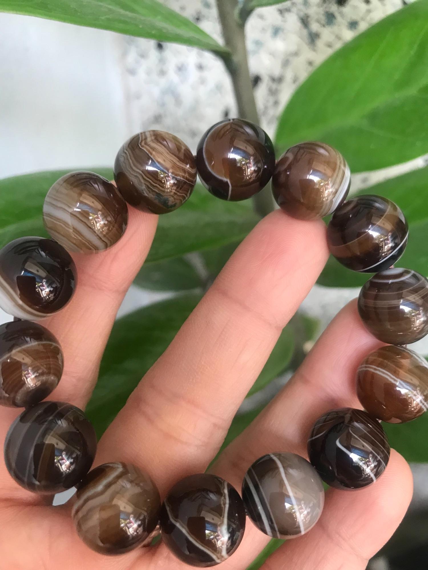 CHIẾC VÒNG MÃ NÃO VÂN VẰN MÀU VÀNG NÂU ĐẤT SẬM ĐẸP SIZE 14MM NAM MẠNG THỔ GỒM 14 HẠT ĐẸP