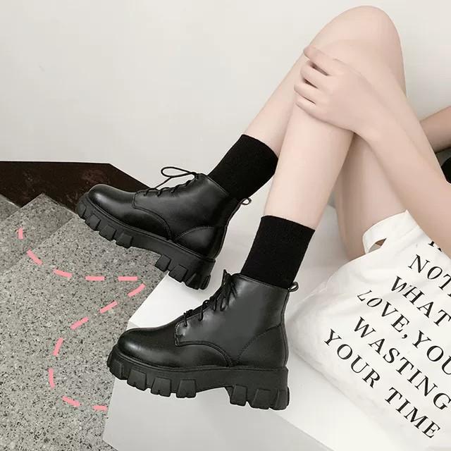 Giầy boots nữ cổ lửng phong cách Hàn Quốc da bóng, da lỳ độn đế siêu hottrend