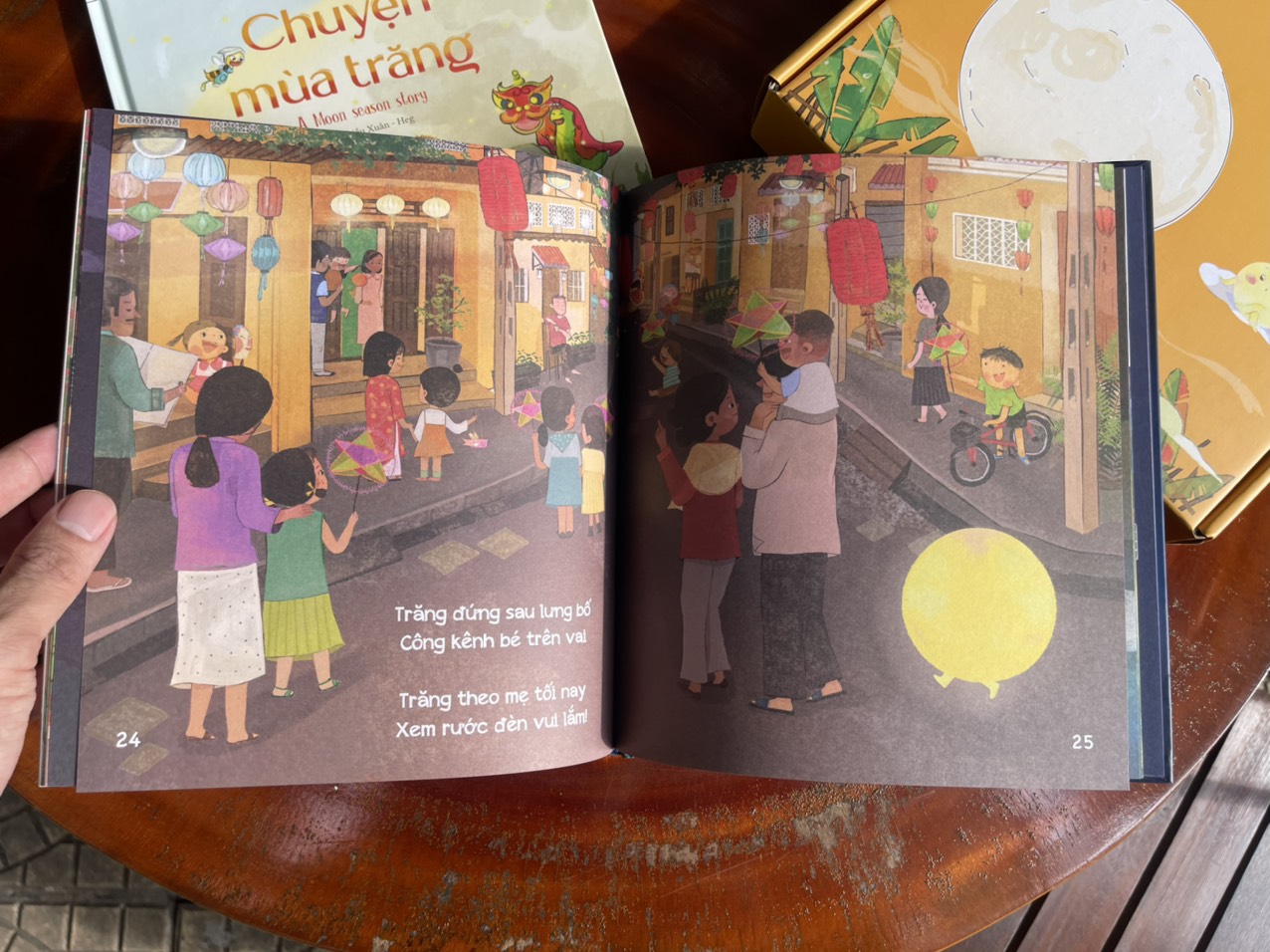 Kể Chuyện Trung Thu gồm CHUYỆN MÙA TRĂNG và ĐỦNG ĐỈNH TRĂNG ĐI – LionBooks – Quét QR ra hiệu ứng Motion – Bìa cứng in màu toàn bộ