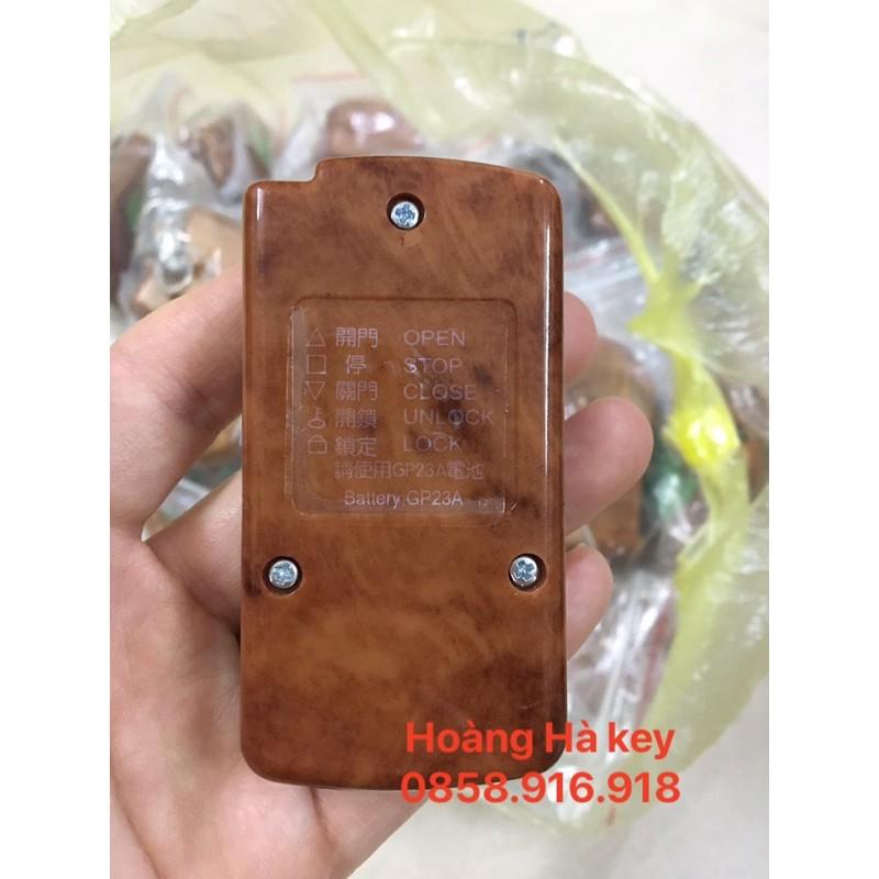 Điều khiển cửa cuốn mã gạt 8 số 2200 tần số 330mHz