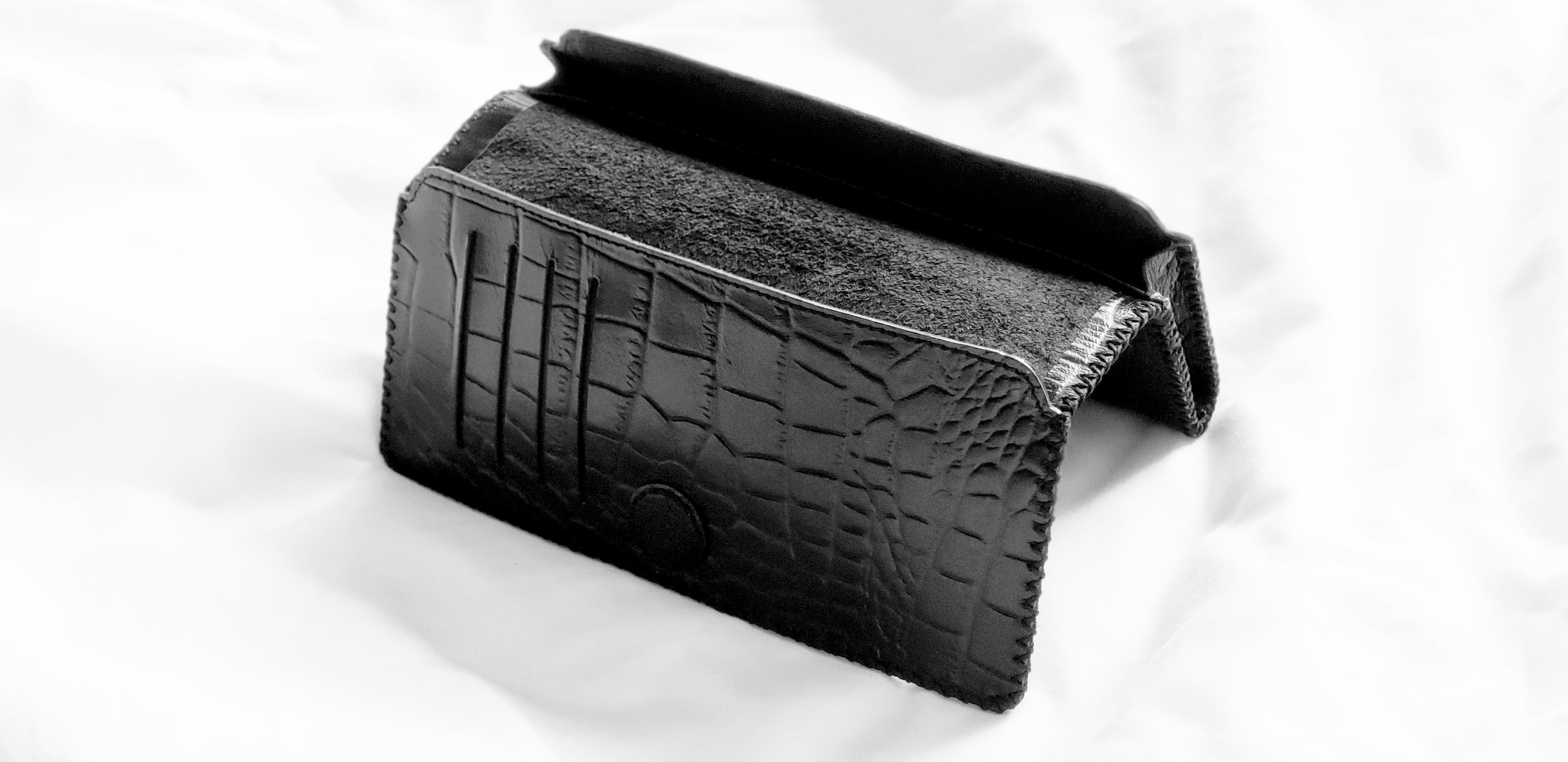 Ví da cầm tay nam handmade màu đen mã VDCTD3