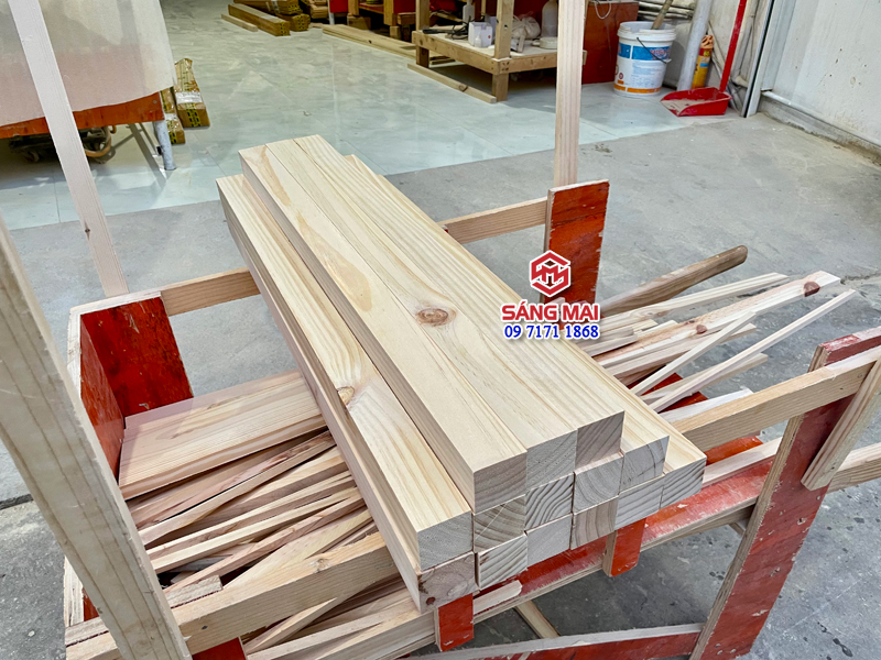 Thanh gỗ thông vuông 4,5cm x 4,5cm x dài 80cm + láng mịn 4 mặt