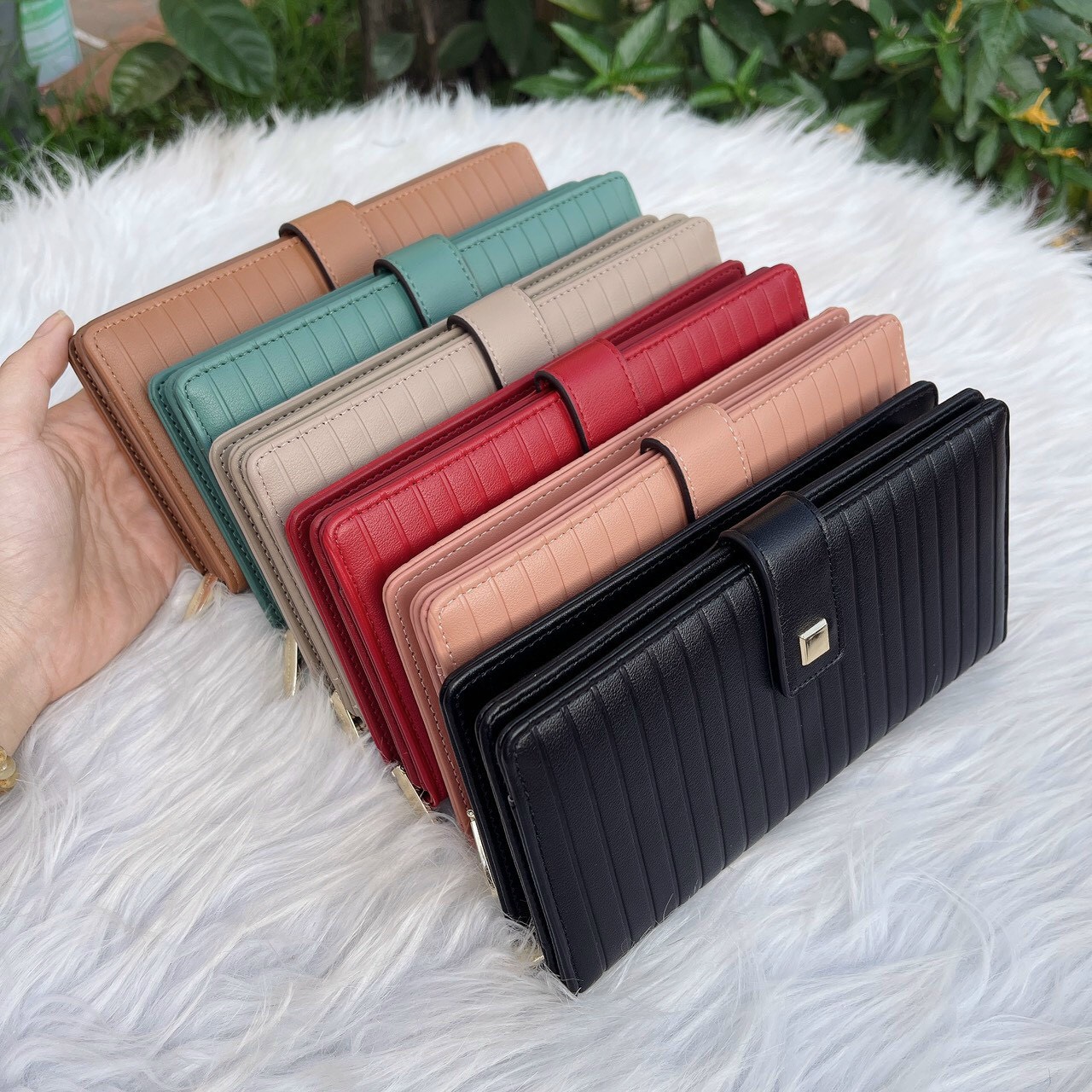 Ví cầm tay mẫu mới 2023 xinh thời trang sang chảnh