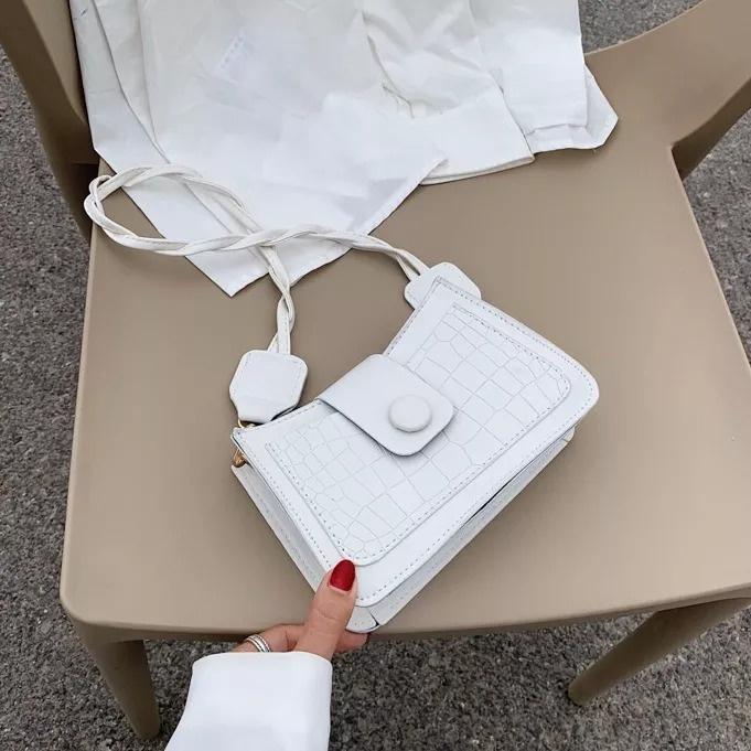 Túi kẹp nách quai xoắn, túi mini nữ MiiZzu đeo vai đi chơi cúc tròn phong cách thời trang Hàn Quốc size 18cm