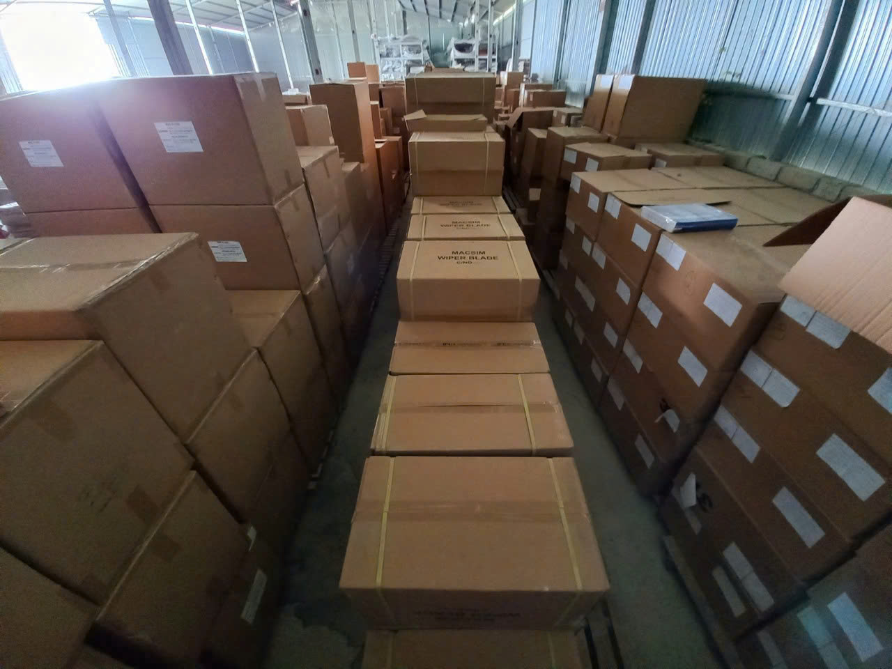 Bạt phủ ô tô chất liệu vải không dệt 3 lớp cao cấp MACSIM cho VinFast Lux SA màu ghi