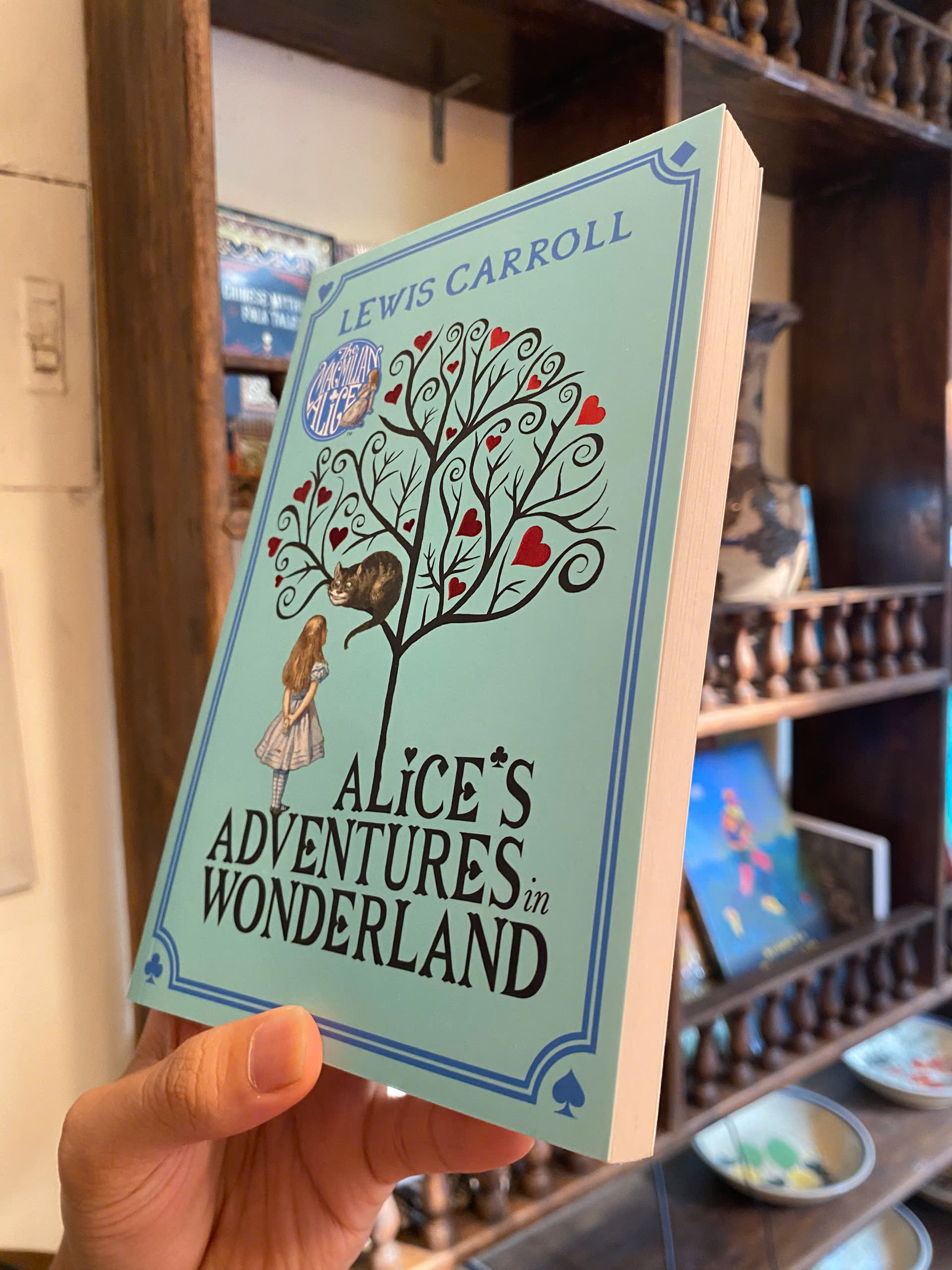 Sách - Alice's Adventures in Wonderland by Lewis Carroll | Classics Children's Fiction Novel