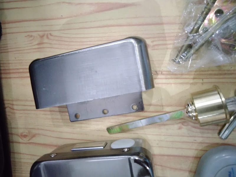 2 bộ ổ khóa điện từ dành cho nhiều loại cửa