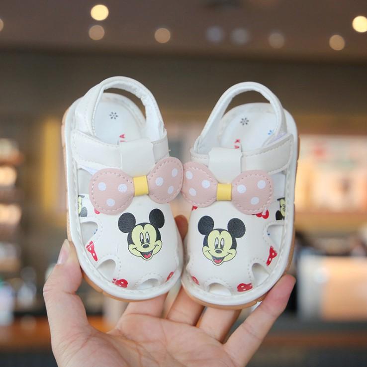 Sandal dép tập đi cho bé gái mickey có kèn phát tiếng kêu và nơ xinh xắn