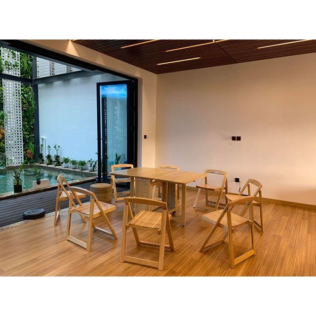 BÀN ĂN GỖ SỒI VÀNG 1M4 + 4 GHẾ ĐÔN VÀNG
