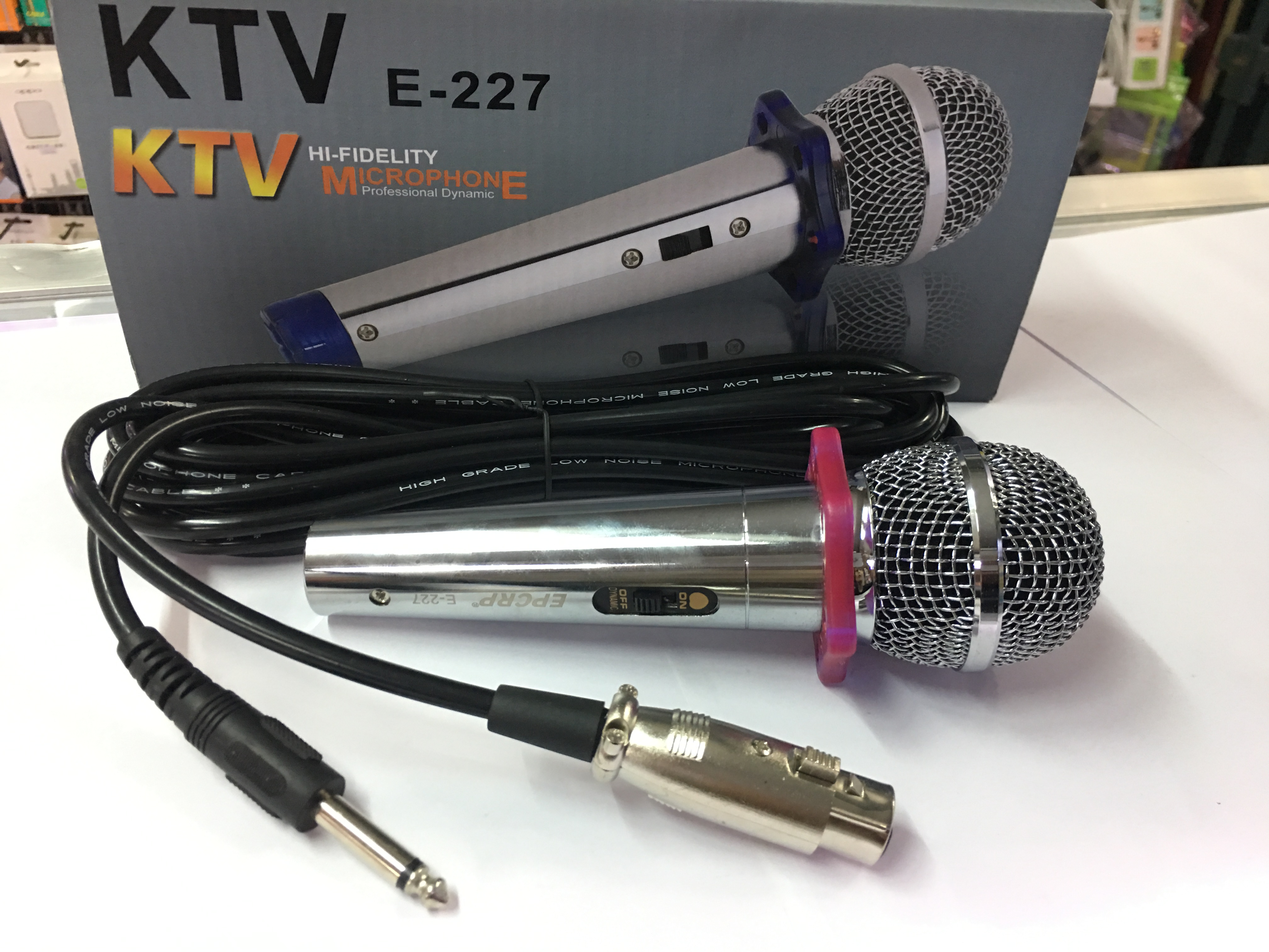 MICRO KARAOKE CÓ DÂY E-227 CỰC HÚT TIẾNG DÂY DÀI 5 MÉT