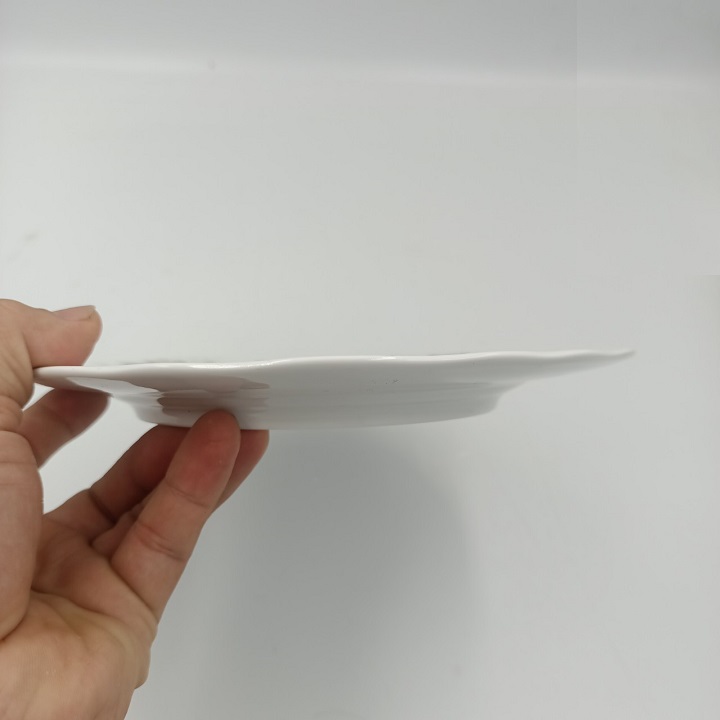 Đĩa Sứ Hoa Hồng Chùm Đỏ Kích Thước 20.5 CM Hàng Nhập Khẩu Cao Cấp